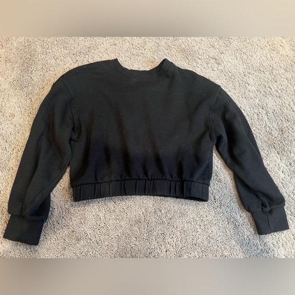 Zara cropped black long sleeve with sinched bottom - Picture 3 of 4